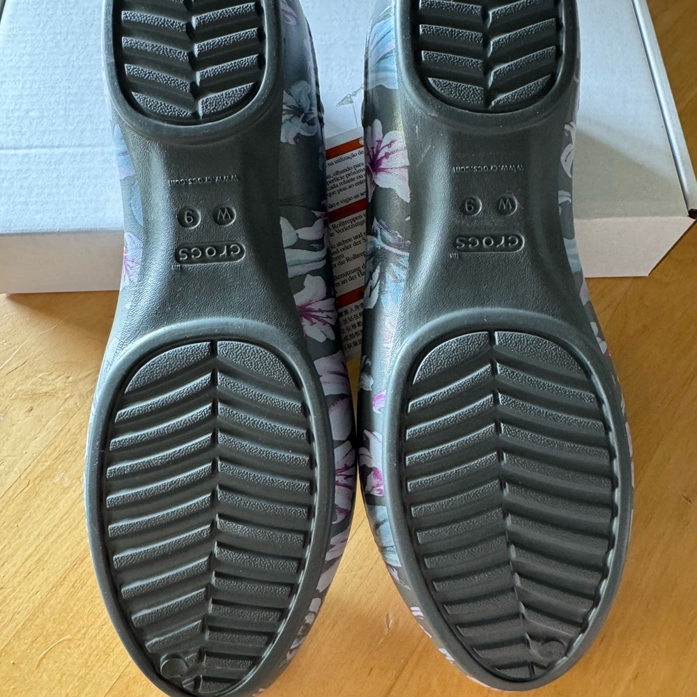 Crocs Women's “Laura” Floral Gray Flats - Picture 4 of 5